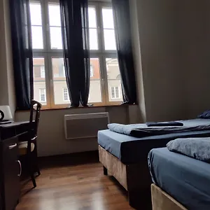  Hostel Holiday Old Town